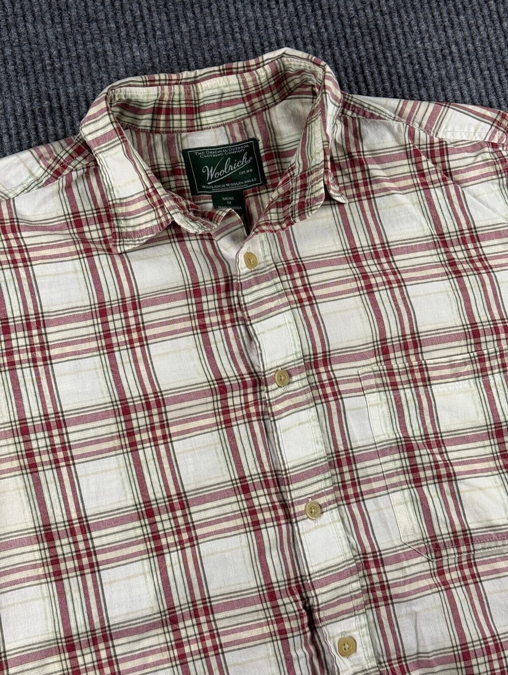 Woolrich Button Up Mens M Short Sleeve Red Tan White Plaid Summer Outdoor